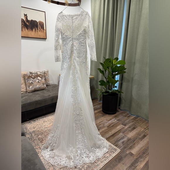 mingdas dress Dresses & Skirts - Mingda’s mermaid style Wedding Dress NWT